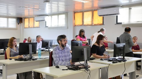 Foram preparadas 13.803 mídias. O material será utilizado para inseminar as 6.580 urnas de seção...