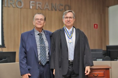 Juiz Tiago Brasileiro com familiares e amigos