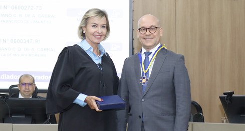 Homenagem reconhece os relevantes serviços prestados à Justiça Eleitoral sergipana