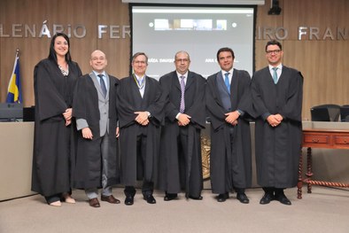Juiz Tiago Brasileiro com familiares e amigos