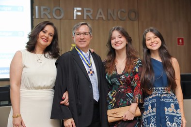 Juiz Tiago Brasileiro com familiares e amigos