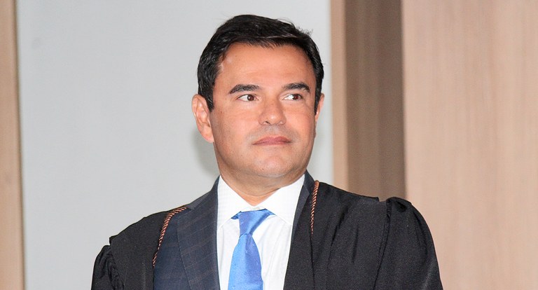 Dr. Gonzaga perde o cargo por ausência de filiação partidária; suplente do PSD será empossado