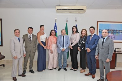 A cerimônia aconteceu no gabinete da presidência