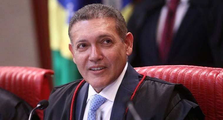 Ministro comandará a Justiça Eleitoral nas eleições gerais de outubro; André Mendonça será o vic...