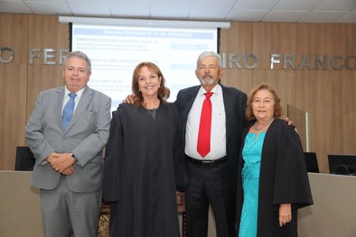 Corregedora regional eleitoral Desa. Ana Lúcia dos Anjos e presidente em exercício Desa. Elvira ...