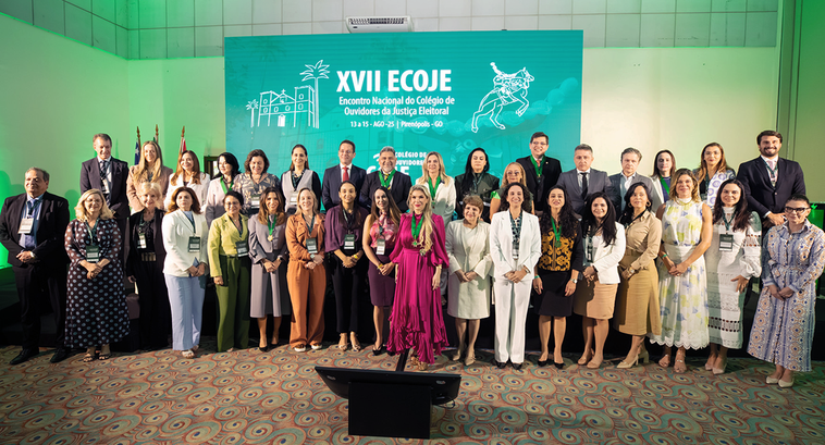 Ouvidora do TRE-SE participa do XVII Encontro Nacional do COJE Evento reforça o compromisso das Ouvidorias da Justiça Eleitoral em ampliar o diálogo com a soci...