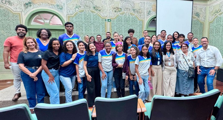 Palestra para estudantes surdos A ação faz parte do projeto “Eleitora e Eleitor do Futuro”