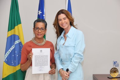 O coordenador de estratégia e Governaça do TRE-SE, recepcionou os novos servidores