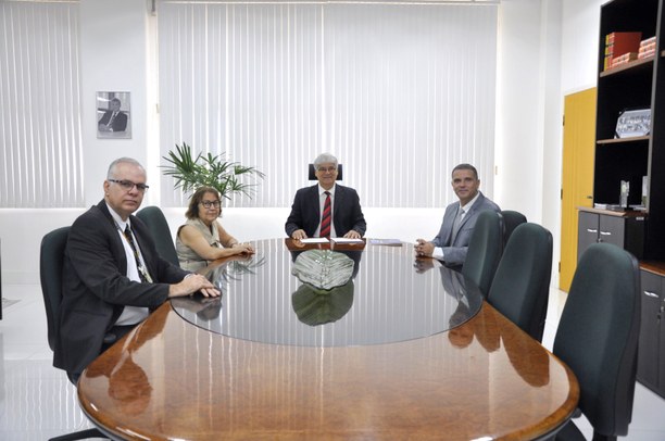 Presidente do TRE-SE assina Acordo de Cooperação Técnica com o TRT-20