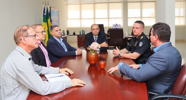 Presidente do TRE-SE recebe representante da Guarda Municipal de Aracaju e o superintendente da ABIN As reuniões fazem parte do calendário do programa das Eleições