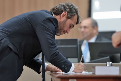O pacto objetiva proteger o livre exercício do voto