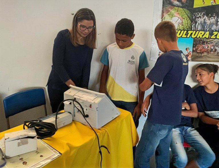 A atividade aconteceu na Escola Municipal Quilombola Mariana Fontes Costa, localizada no Povoado...
