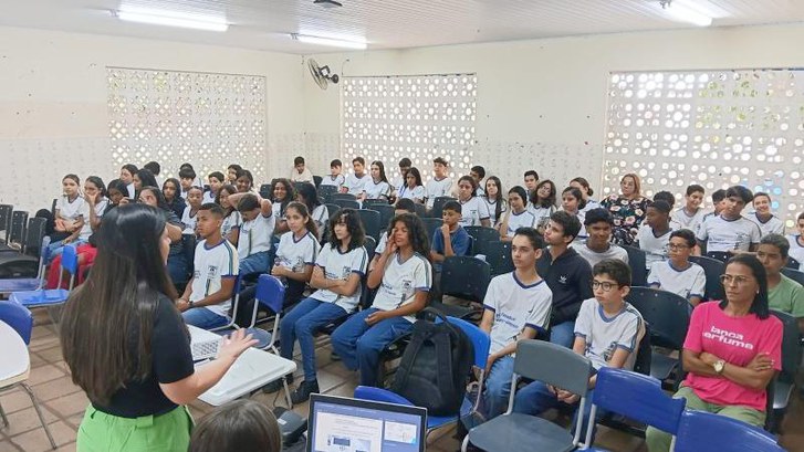 Iniciativa da Justiça Eleitoral incentiva a cidadania e o voto consciente entre jovens