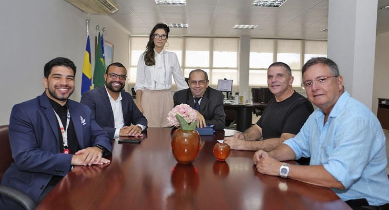 A reunião buscou estreitar a parceria entre as instituições e garantir um atendimento mais efici...