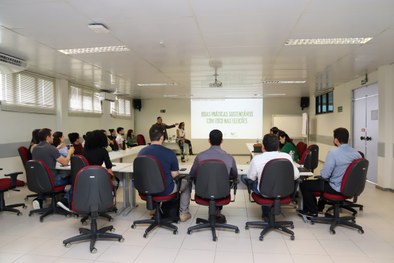 Servidores participaram de atividades voltadas à conscientização, reciclagem e promoção de práti...