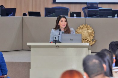 Servidora explica sobre o registro de candidatura