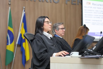 Sessão do TRE-SE marca despedida da juíza Tatiana Silvestre e Silva Calçado