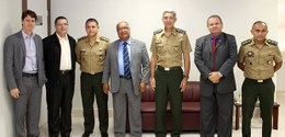 Comandante da 6ª Região Militar realiza visita institucional ao TRE-SE