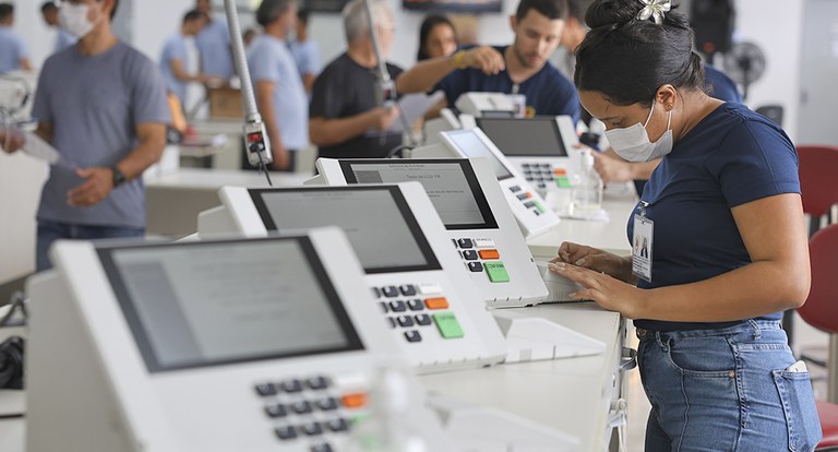 Testes seguem até 9 de outubro para garantir segurança e confiabilidade das eleições de 2026