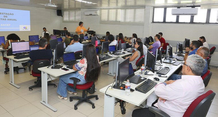 TRE-SE promove capacitação sobre Prestação de Contas Partidárias Anuais Treinamento busca padronizar procedimentos e aprimorar a análise das contas dos diretórios munic...