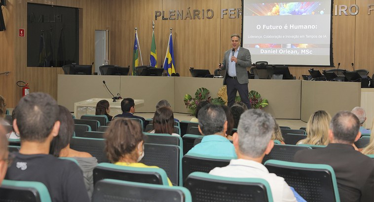 Daniel Orlean destacou o papel da cooperação e da liderança na transformação institucional