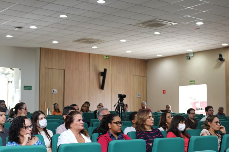 Destacou-se a responsabilidade no uso seguro das ferramentas digitais