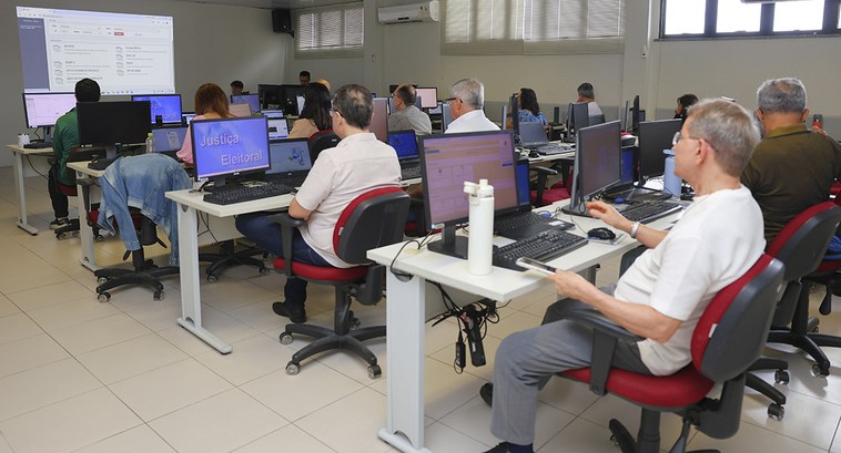 Treinamento abordou legislação eleitoral, utilização de sistema de análise de contas eleitorais ...