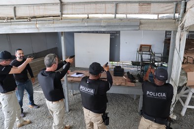 Com o objetivo de fortalecer a segurança institucional, o curso foi ministrado por agentes da Po...