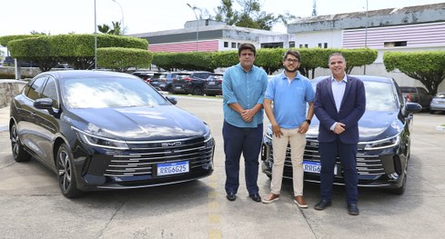 Motor à combustão e elétrico