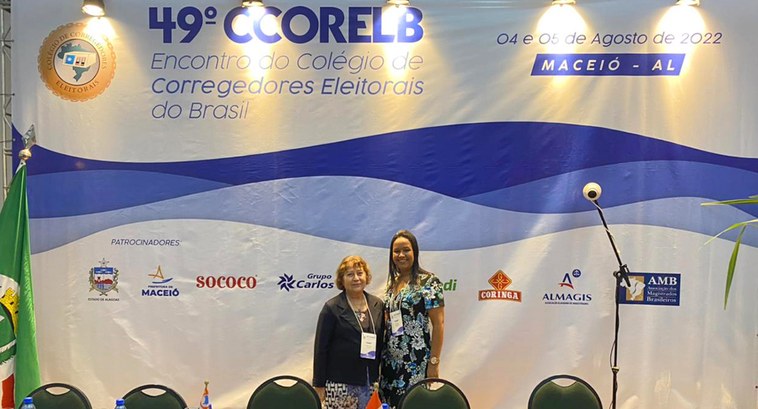 tre-se Representantes do TRE-SE participaram do 49º Colégio de Corregedores Eleitorais A Desa. Elvira Maria de Almeida Silva prestigiou os debates, sendo assessorada pela servidora A...
