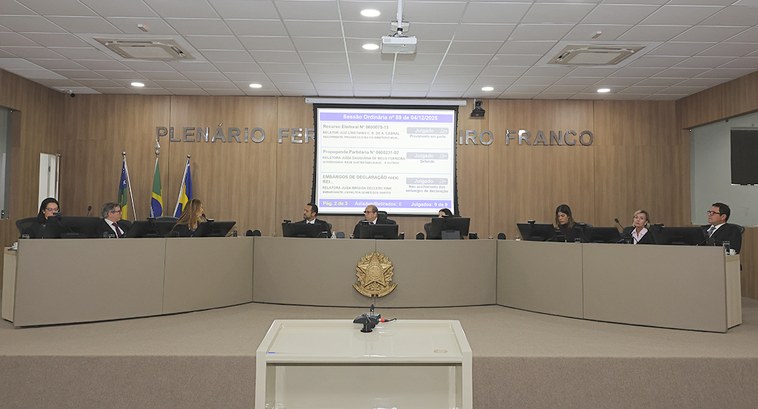 A sessão de julgamentos foi realizada na tarde de hoje (04)