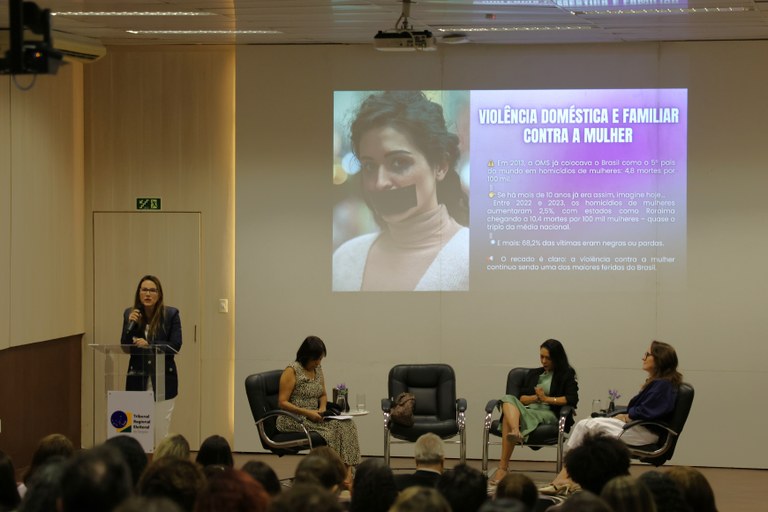 Evento contou com participação de autoridades, especialistas e público engajado no combate à vio...